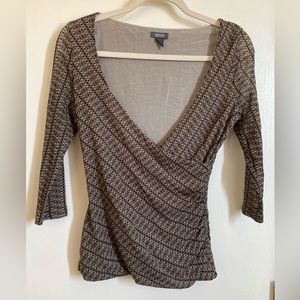 🌞Kenneth Cole Reaction Brown,White& Black V-Neck Geometric Faux Wrap Blouse A